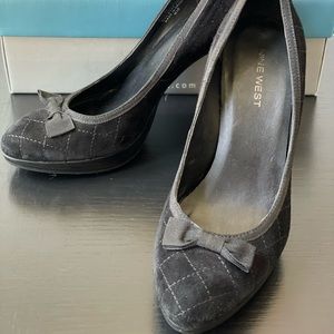 Nine West Shoes. Size 7 1/2 Black Suede